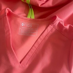 Hot coral figs top with 2 pockets casma, worn only few times,